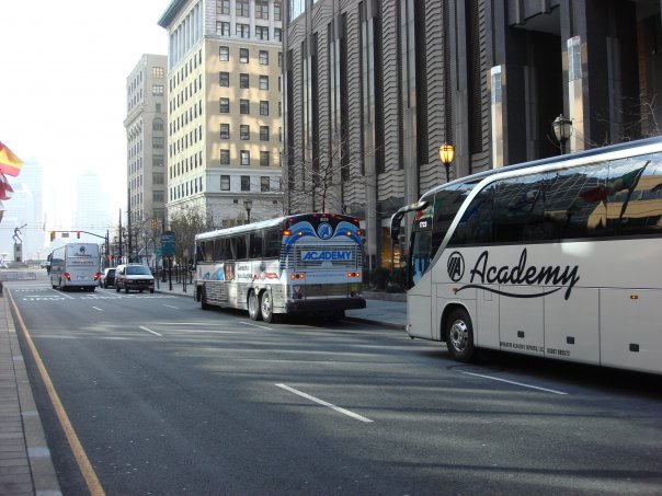 Buses de Academy en Manhathan
