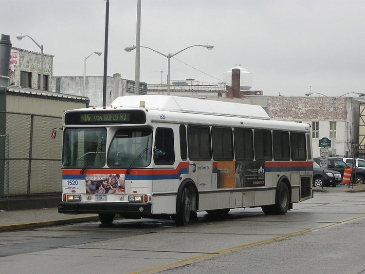 Orion V (en U.S.A.) - bus de Long Island
este bus es de long island bus presta un servicio como el que nosotros en nuestros paises los conocemos como urbano interparroquial y aca se conoce como express o local entre la ciudad de queens en new york city
y toda la isla de long island 
