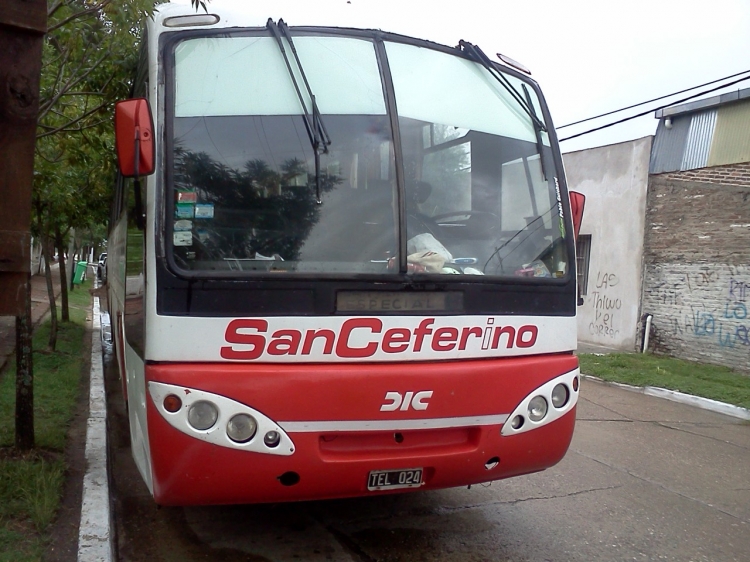 Mercedes-Benz OH 1522 - D.I.C. - Empresa San Ceferino
C 1496778 - TEL 024
Interno 03 

http://galeria.bus-america.com/displayimage.php?pid=30271
http://galeria.bus-america.com/displayimage.php?pid=30291
http://galeria.bus-america.com/displayimage.php?pid=30292
