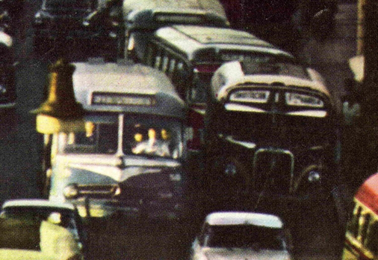 Mercedes-Benz O 321 H (en Argentina) - Expreso Quilmes  &  Mercedes-Benz L 312 - El Halcón
Foto tomada de revista Primera Plana n° 166, enero 1966
