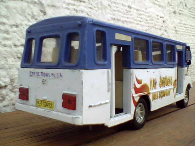 MERCEDES-BENZ LO ¿1114? [Reproducción en miniatura]
[Reproducción en miniatura]
http://galeria.bus-america.com/displayimage.php?pos=-13616
Palabras clave: Mercedes Benz LO 1114