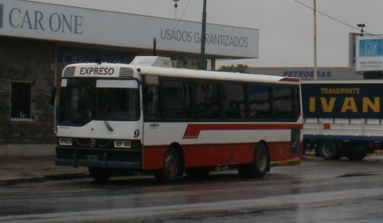 Mercedes-Benz 1316 - Alasa - Expreso Moreno X Roca
B 2703292 - SND 500
Palabras clave: Expreso Moreno X Roca Línea 410 Negra Alasa