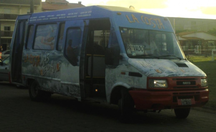 Iveco  - Manhjos - CLYFEMA
CQW 079

http://galeria.bus-america.com/displayimage.php?pos=-28759
http://galeria.bus-america.com/displayimage.php?pos=-28764
http://galeria.bus-america.com/displayimage.php?pos=-28765
Palabras clave: Iveco 49.12 - Manhjos Clyfema