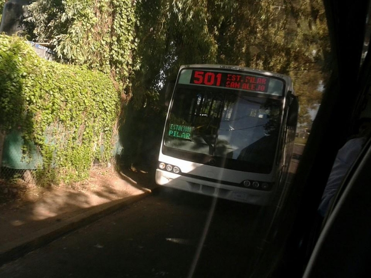 Mercedes-Benz OF 1418 - Nuovobus - La Central de Escobar S.A.
La Central trajo al menos 3 Nuovobus 0Km para el piso Est. Pilar - Bº San Alejo. Estan en blanco, aun sin numero de interno, patente ni razon social.
Palabras clave: Nuovobus OF Pilar 501