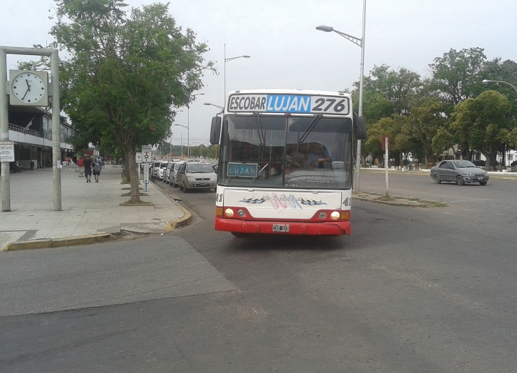 Mercedes-Benz OH 1621 L - Marcopolo - Cia. La Isleña S.R.L.
CQD 925
Línea 276 - Interno 41
Últimas vueltas de La Isleña tal como la conocimos ya que fue vendida al grupo de La Nueva Metropol.
Palabras clave: Isleña Escobar Pilar Luján