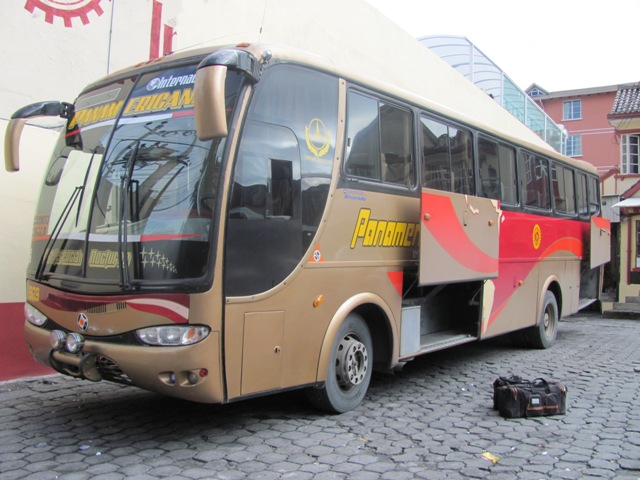 Mercedes-Benz 1721 Carroceria Megabuss
Panamerica Internacional
En la Terminal Norte Colon

Palabras clave: Mercedes Benz 1721 Carroceria Megabuss