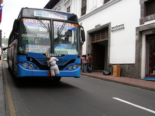 Mercedes-Benz OF 1721 - Marcopolo Torino GV reformado por Pedrotti (en Ecuador)
Bus Tipo de la ciudad de Quito
Coop Planeta
Palabras clave: Volkswagen 17-210 Carroceria Pedrotti