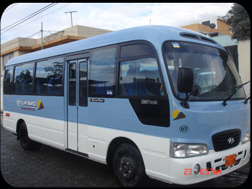 Hyundai County (en Ecuador)
Fotografia : Marcotur?
Autobus de la empresa Marcotour 18 pasajeros
Palabras clave: Hyundai Marcotour