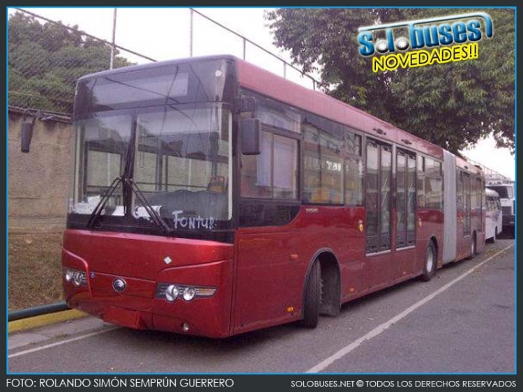 Yutong ZK6180HGC Articulado Motor Cummins ( En Venezuela)
Actualmente prestan servicio en Caracas 
Fotografia tomada de : SOLOBUSES.NET
ROLANDO SEMPRUM
Palabras clave: Yutong ZK6180HGC Articulado Motor Cummins Caracas