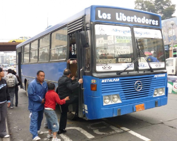 Mercedesr-Benz OF 1318 - Metalpar (en Ecuador) - Los Libertadores
Coop Los Libertadores
PZO 720
Palabras clave: Mercedes Benz 1318 Carroceria Metalpar