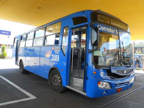 Volkswagen 17-210 Carroceria Caio Reformado por Llerena (En Ecuador)
Bus Tipo de la ciudad de Quito
Trans Planeta Alimentador Sistema Trolebus

Palabras clave: Volkswagen 17-210 Carroceria Caio reformado por Llerena