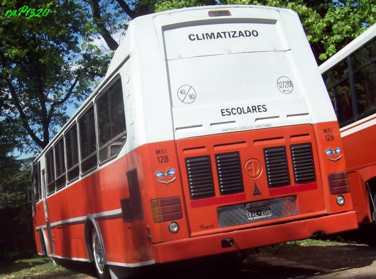 ESCOLAR
C.1687835 - VXE206
Este es el ultimo coche de mi amigo Miguel.A. Perez
pasando por unos cuantos desde aquel La Favorita
Palabras clave: EMPRESA SAN VICENTE 113