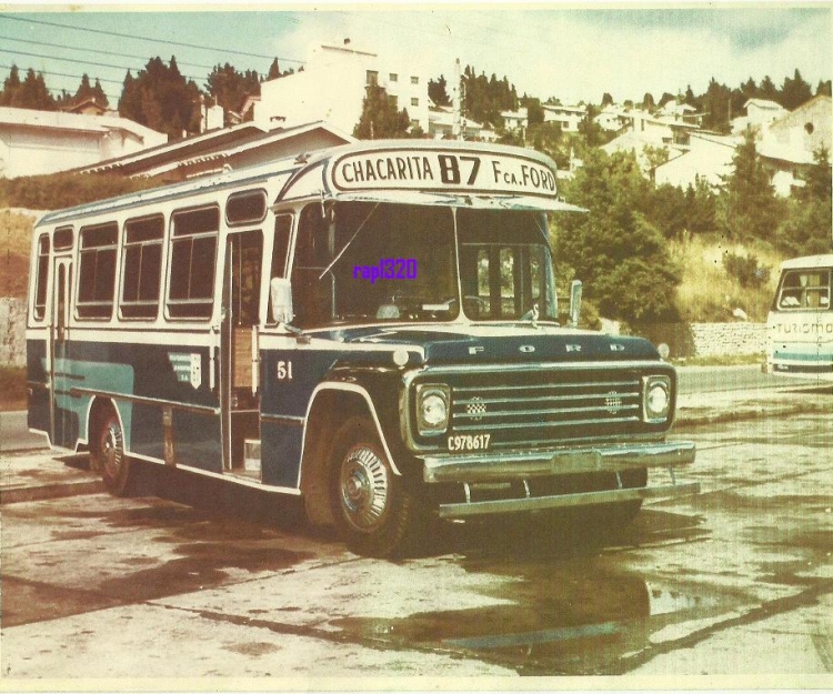 CIA DE TRANSPORTES LA ARGENTINA S.A. 51
Viaje de ablande . Imagen cedida por Carlos hijo de 
Miguel componente de esta unidad
Palabras clave: FORD