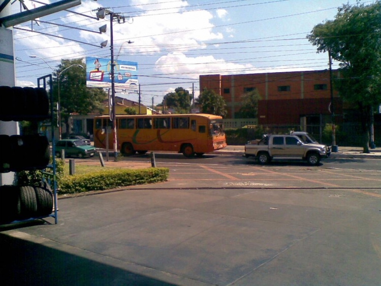 Mercedes-Benz OF 1318 - Marcopolo ¿? (en Paraguay) - Particular
Palabras clave: MB