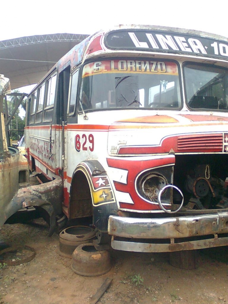 Mercedes-Benz LO 1114 - Bi-Met (en Paraguay) - Saturnino Ríos
AEH401
Otra foto del mismo bus argentino para desarme
Fotografía : dear
Palabras clave: MB