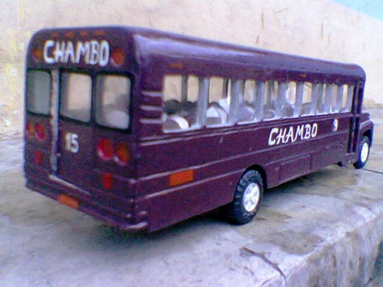 Thomas (para Ecuador) - Un modelo clasico
Trasportes Chambo un thomas Ford
(Reproducción en miniatura)
