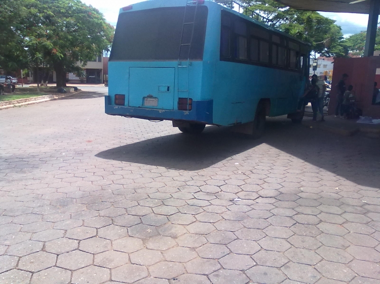 Mercedes Benz L 1313 - Pedro Juan Caballero - Empresa sin nombre?
Omnibus interno de la Ciudad de Pedro Juan Caballero
Palabras clave: MB