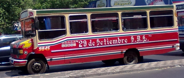 Mercedes Benz 711 / Empresa 29 de Setiembre / Interno 45
Bud reformado, pertenecio ya transformado a la linea  51 de Luque

MB 710 Año 2000, y estuvo en el 20 un par de meses, y fue hecho en El Flaco 
Palabras clave: MB