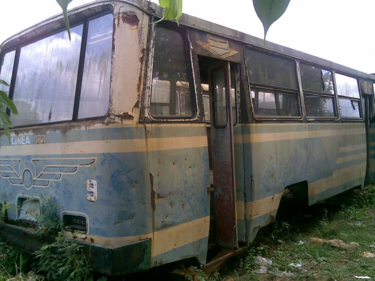 Mercedes-Benz L 1113 - Caio Gabriela (reformado en Paraguay) - Vanguardia
http://galeria.bus-america.com/displayimage.php?pos=-17180
BECK77- L-1113

