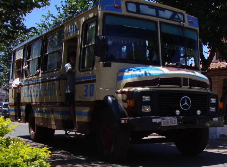 Mercedes-Benz L 1114 - Marcopolo San Remo (en Paraguay) - Acceso Sur
AUB840
