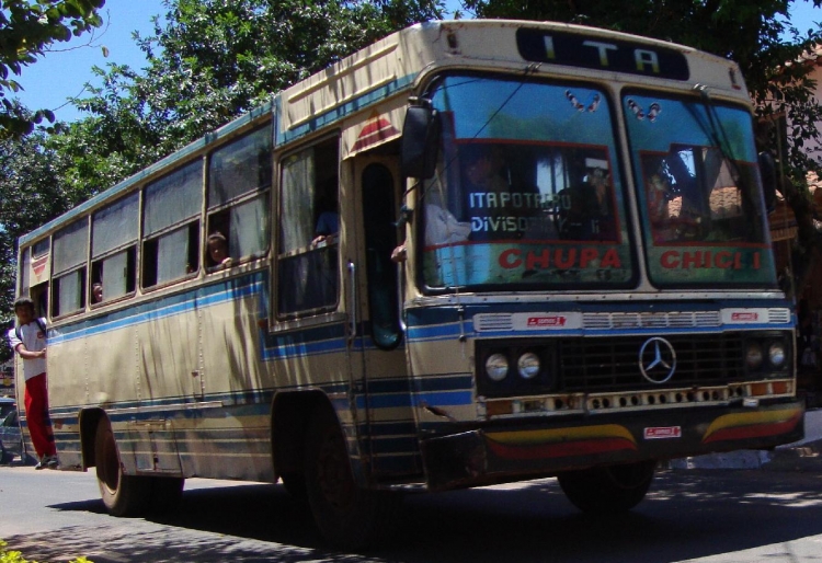 Mercedes-Benz - Caio Gabriela (en Paraguay )
