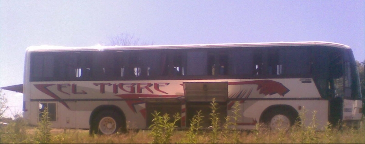 Mercedes-Benz OH 1621 - Marcopolo Viaggio 1000 (Paraguay) - El Tigre 9845
Marcopolo Viaggio GV 1000/Mercedes Benz 1621/El Tigre 9845
