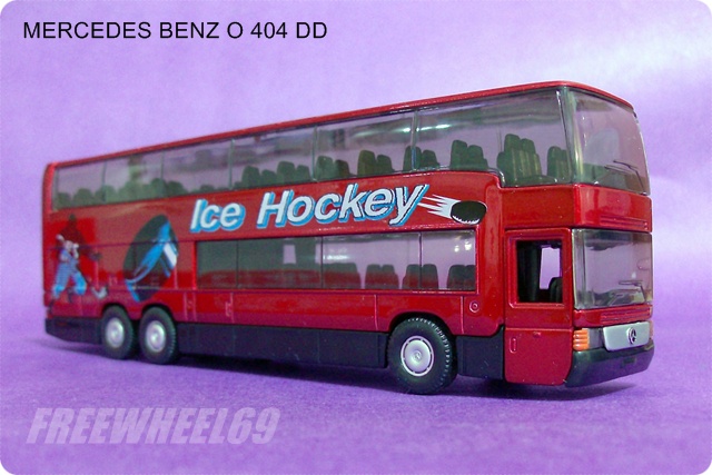 Mercedes Benz O 404 DD [reproducción en miniatura]
Juguete hecho por Welly
