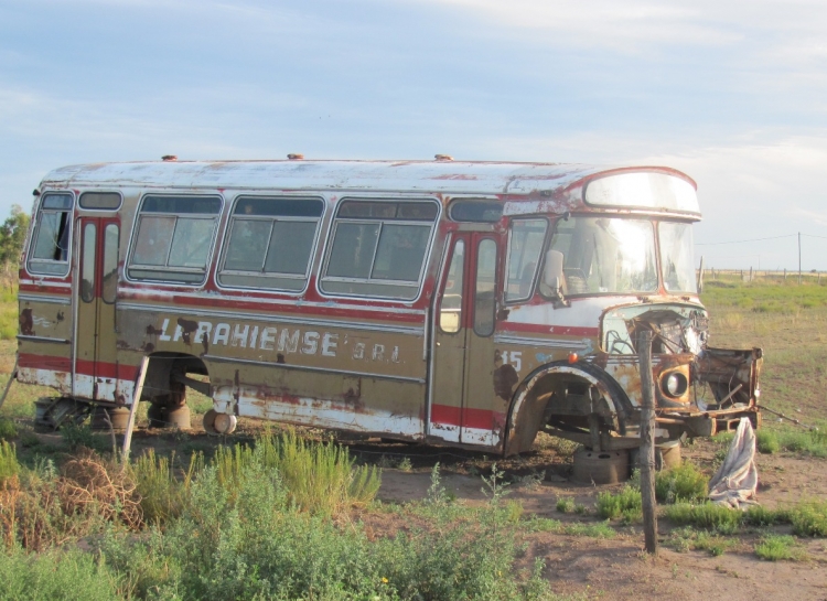 Mercedes-Benz LO 1114/483 - Ala - Ex Cia. La Bahiense s.r.l
http://galeria.bus-america.com/displayimage.php?pos=-17552
http://galeria.bus-america.com/displayimage.php?pos=-17553
Palabras clave:  facu ala - La Bahiense