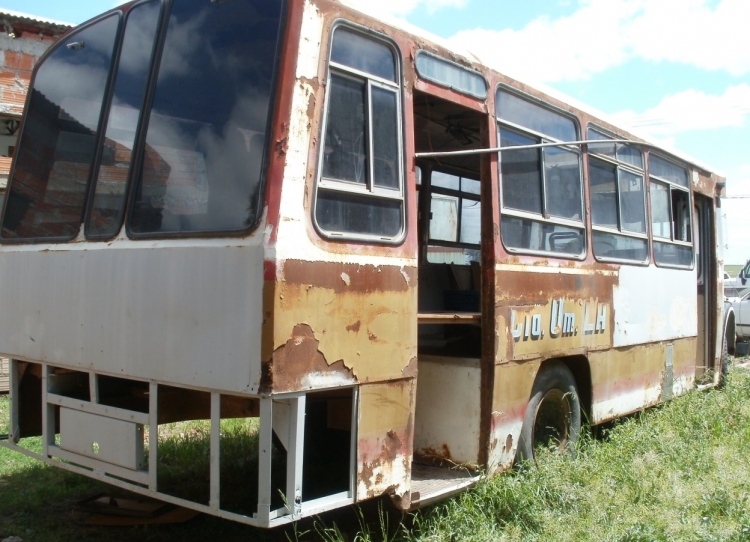 Mercedes-Benz LO 1114  - La Preferida 1 - Ex int Nº22 La Bahiense
http://galeria.bus-america.com/displayimage.php?pos=-4175
http://galeria.bus-america.com/displayimage.php?pos=-15872
http://galeria.bus-america.com/displayimage.php?pos=-15873
Palabras clave:  facu La Favorita - La Bahiense