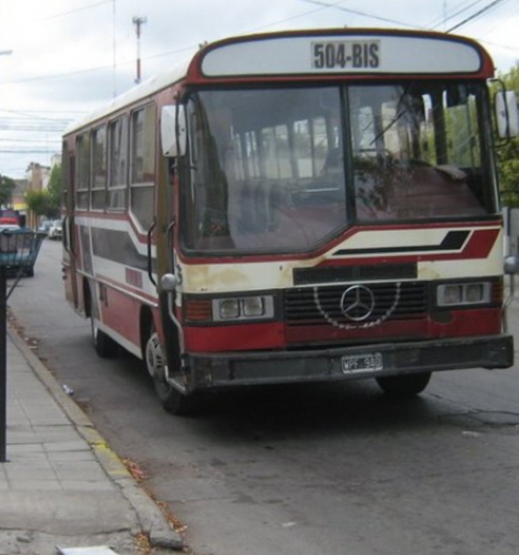 Mercedes-Benz /OF 1214 - El Diseño - Cia. Puntaltense S.A Linea 504 bis
T.134053 - WPF 940
Foto: "El Rosaleño"
Palabras clave: facu el diseño Cia. Puntaltense 504 bis