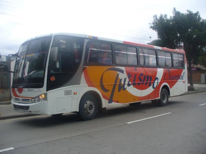 Juanca Durán / CAIO 
BUS REFORMADO EN ECUADOR  ADAPTACION A CHASIS HINO AK (IMAGEN EXTRAIDA DEL FACE BOOK DE TRANSPORTES TURISMO ORIENTAL)
Palabras clave: MOVIL 02