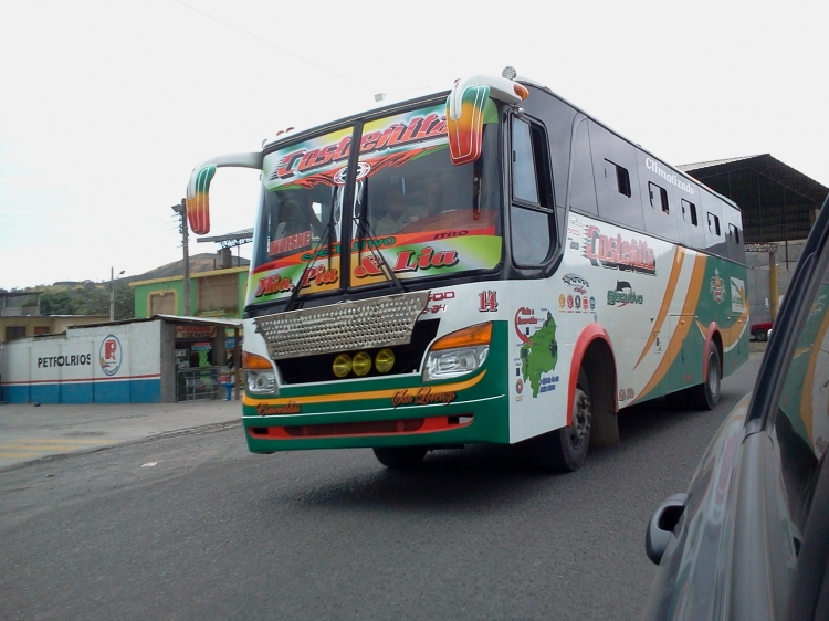 Juanca Durán / QUINGA CARROCERIAS 
BUS REFORMADO EN CARROCERIAS ESMERALDAS  ADAPTACION DE VENTANAS PEQUEÑAS Y MASCARILLA A ESTILO DE SILVER 
Palabras clave: MOVIL 14 