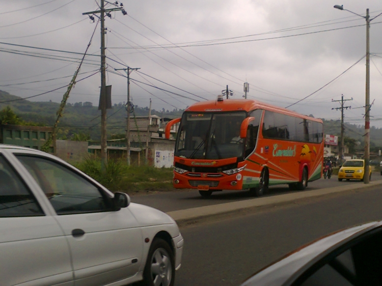 MARCOPOLO Viaggio G6 1050 - R.Guzman (reformado en Ecuador) - Trans. Esmeraldas
MARCOPOLO EN TRANS ESMERALDAS 
Fotografía: Juanca Durán
Palabras clave: MOVIL 111 