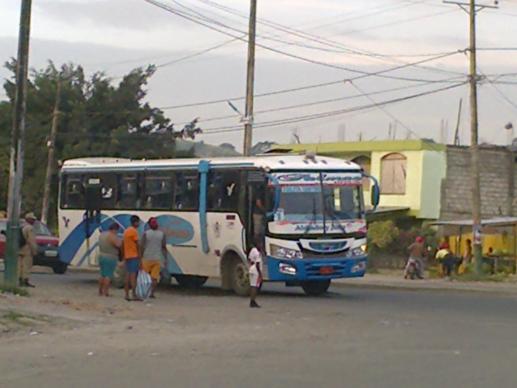 Juanca Durán / MORALES 
BUS URBANO EN ESMERALDAS ECUADOR 
Palabras clave: MOVIL 59 