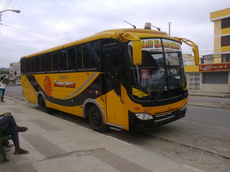 Juanca Durán / MARIEL BUS 
BUS A LA ESPERA DE SER ALQUILADO PARA FLETES 
Palabras clave: MOVIL 26 