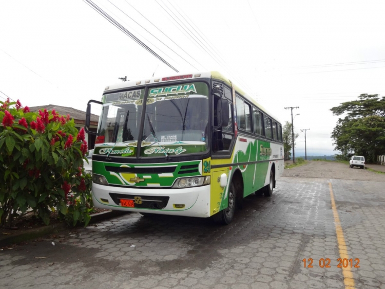 Juanca Durán / BUSSCAR 
IMAGEN EXTRAIDA DE MERCADO LIBRE. COM.EC   (BUS EN VENTA)
BUS REFORMADO EN ECUADOR  ADAPTACION A CHASIS ISUZU FTR
Palabras clave: MOVIL 24 