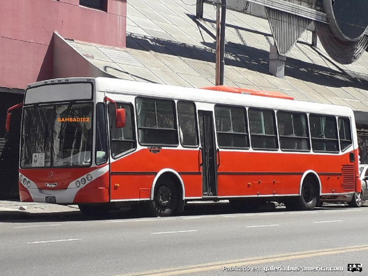 Mercedes-Benz OH 1618 L-SB - Metalpar Iguazú 2010 - Transporte escolar
IOX 358

Ex líneas Rosario Bus (Rosario)
Ex Línea 915 A (Rosario - San Nicolás), interno 522 [febrero 2010 - fines 2011] 

Foto: "Truku" Hanessián
Colección: Charly Souto
Palabras clave: Mercedes-Benz OH 1618 L-SB - Metalpar Iguazú 2010 - Transporte escolar