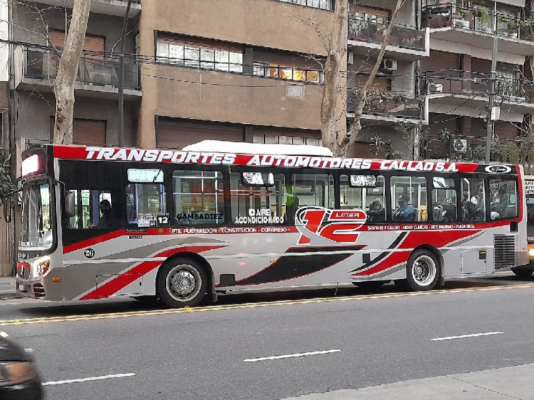 Mercedes-Benz O-500 U - La Favorita Favorito GR - Transporte Automotor Callao
AE 776 NZ
Línea 12 (Buenos Aires) - Interno 26

Foto: "Truku" Gambadiez
Colección: Charly Souto
Palabras clave: Transporte Automotor Callao - Interno 26