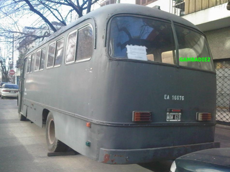 EJÉRCITO ARGENTINO - EX EA 16676
C.437413 - WAW 618
http://galeria.bus-america.com/displayimage.php?pos=-16394
Foto: Truku Gambadiez
Colección: Charly Souto 
Palabras clave: EJÉRCITO ARGENTINO - EX EA 16676