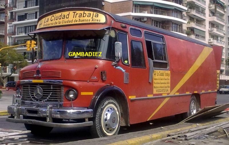 LA CIUDAD TRABAJA
C.975637 - XBO 074
Foto: "Truku" Gambadiez
Colección: Charly Souto
Palabras clave: LA CIUDAD TRABAJA
