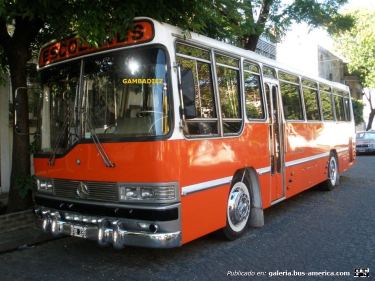 Mercedes-Benz OHL 1320 - Ei-Var - Transporte escolar
BXB 339
Ex línea 110 (Buenos Aires) - Interno 2 [1997 - septiembre 2010]

Foto: "Truku" Gambadiez
Colección: Charly Souto
Palabras clave: Mercedes-Benz OHL 1320 - Ei-Var - Transporte escolar