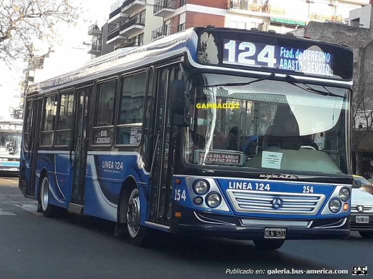 Mercedes-Benz OH 1721 L-SB - Ugarte Europeo - Transporte Automotor Callao
NLN 521
Línea 124 (Buenos Aires) - Interno 254
Ex línea 12 (Buenos Aires) - Interno 69

Foto: "Truku" Gambadiez
Colección: Charly Souto
Palabras clave: Transporte Automotor Callao - Interno 254