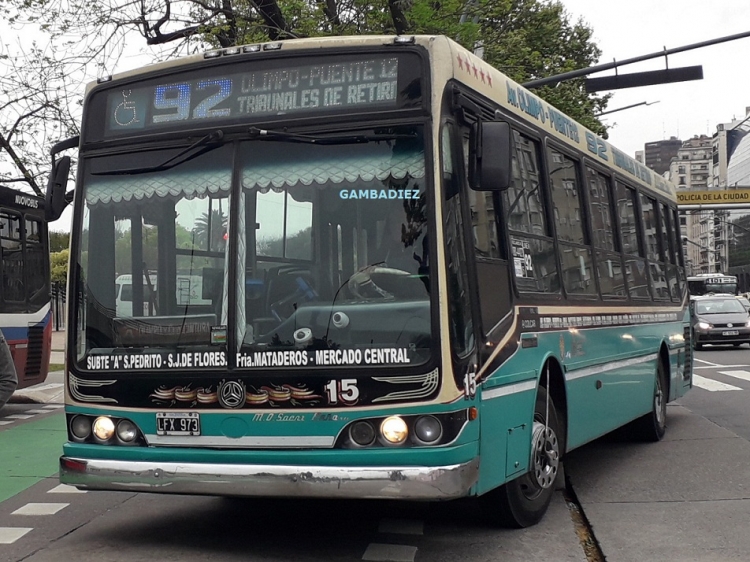 Mercedes-Benz OH 1618 L-SB - Nuovobus - M.O. Sáenz Peña
LFX 973
Línea 92 (Buenos Aires) - Interno 15

Foto: "Truku" Gambadiez
Colección: Charly Souto
Palabras clave: M.O. Sáenz Peña - Interno 15