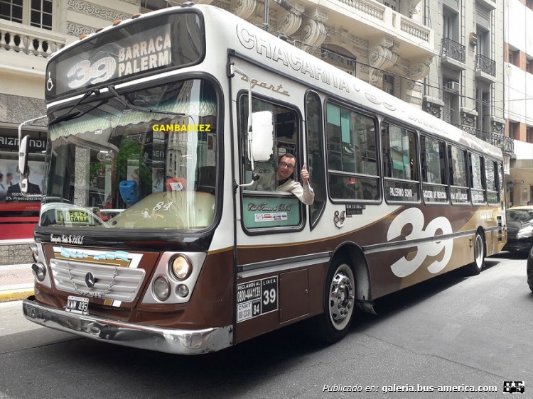 Mercedes-Benz OH 1718 L-SB - Ugarte Europeo - Santa Fé
KWM 495

Línea 39 (Buenos Aires) - Interno 84 [desde 2012]
Mi amigo Leo Salazar saludando a Bus-América..!!

Foto: "Truku" Gambadiez
Colección: Charly Souto
Palabras clave: Santa Fé - Interno 84