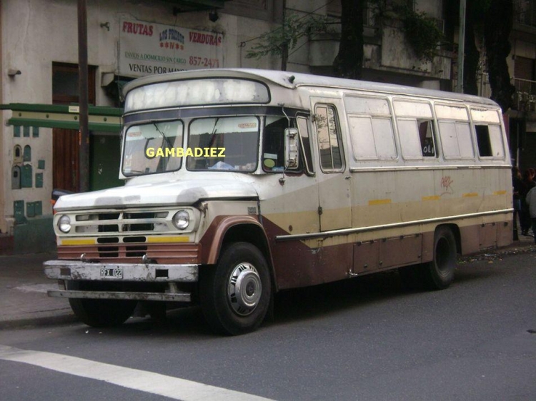 DODGE VERDULERO
U.045678 - RFX 022
http://galeria.bus-america.com/displayimage.php?pid=24911
http://galeria.bus-america.com/displayimage.php?pid=30677
Palabras clave: DODGE VERDULERO