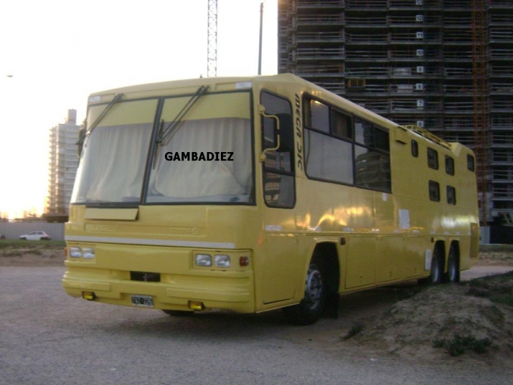 MOTORHOME
E.151730 - TVZ 226
http://galeria.bus-america.com/displayimage.php?pos=-14740
Foto: "Truku" Gambadiez
Colección: Charly Souto 
Palabras clave: MOTORHOME