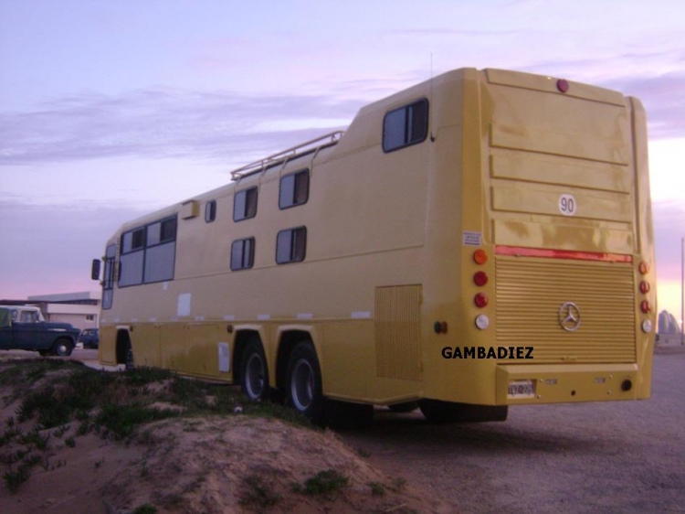 MOTORHOME
E.151730 - TVZ 226
http://galeria.bus-america.com/displayimage.php?pos=-14739
Foto: "Truku" Gambadiez
Colección: Charly Souto 
Palabras clave: MOTORHOME