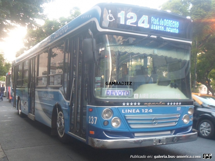 Mercedes-Benz OH 1718 L - Ugarte Europeo - Transporte Automotor Callao
MDQ 299
Línea 124 (Buenos Aires) - Interno 237
(Reciente incorporación ex M.O.C.B.A.)

Foto: "Truku" Gambadiez
Colección: Charly Souto
Palabras clave: Transporte Automotor Callao - Interno 237