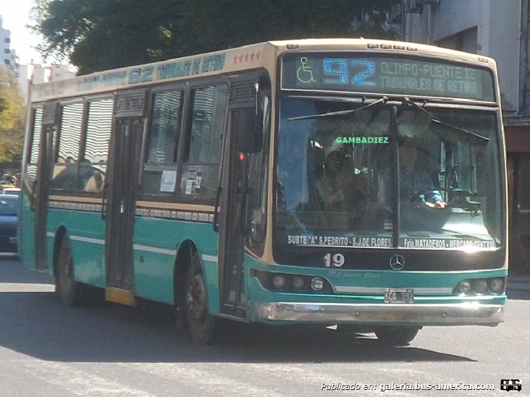 Mercedes-Benz OH 1618 L-SB - Nuovobus - M.O. Sáenz Peña
KCA 393
Línea 92 (Buenos Aires) - Interno 19

Foto: "Truku" Gambadiez
Colección: Charly Souto
Palabras clave: M.O. Sáenz Peña - Interno 19