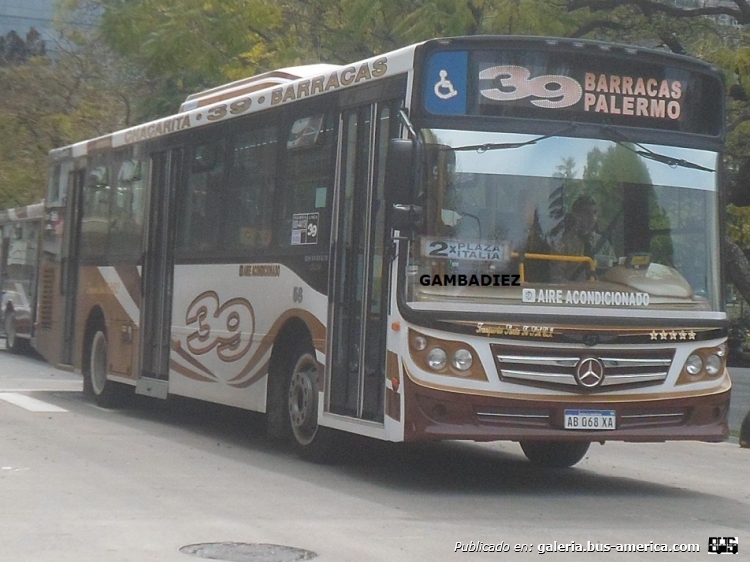 Mercedes-Benz OH 1721 L - La Favorita Favorito GR - Santa Fé
AB 068 XA
Línea 39 (Buenos Aires) - Interno 58

Foto: "Truku" Gambadiez
Colección: Charly Souto
Palabras clave: Santa Fé - Interno 58